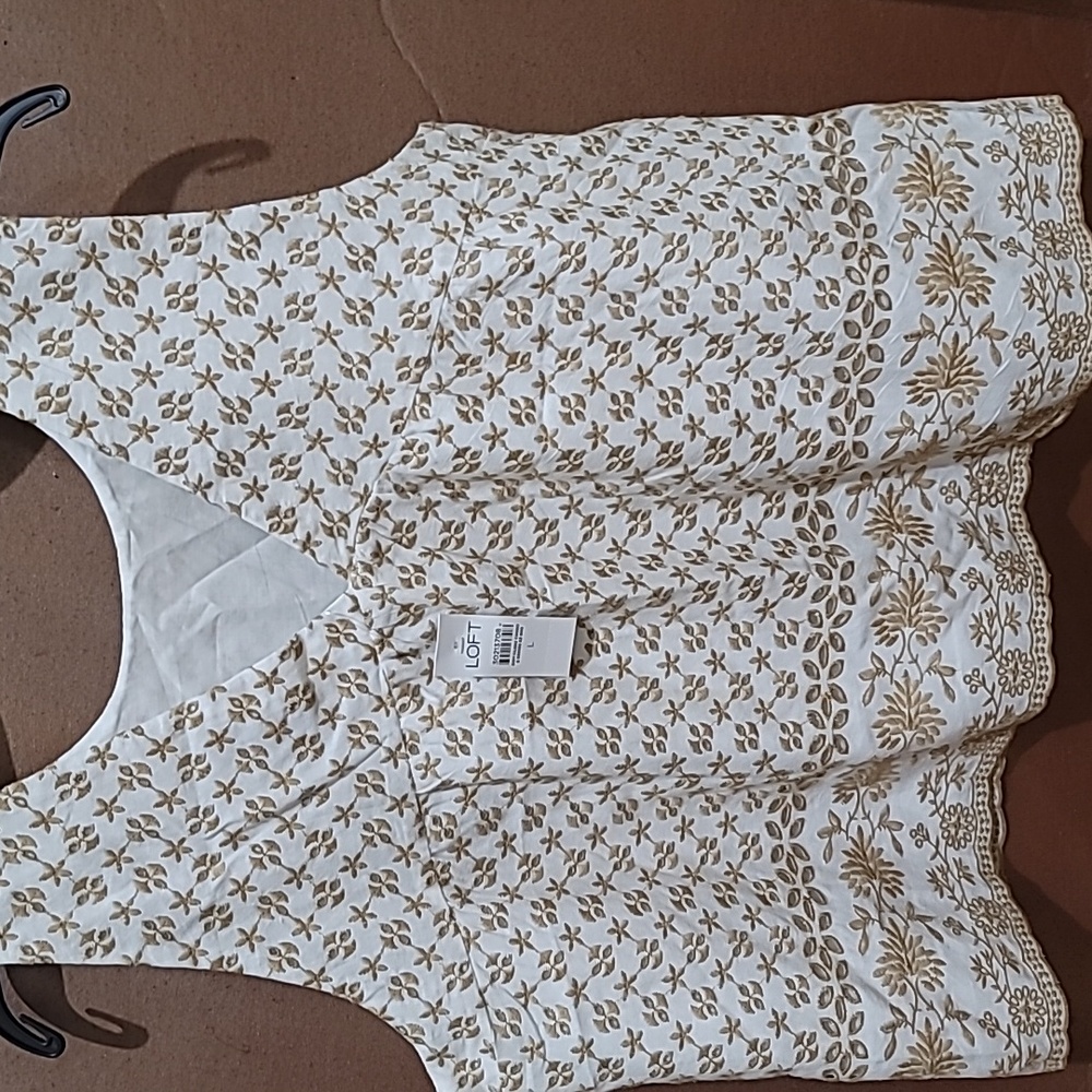 NWT- Loft embroidered top - Picture 4 of 9